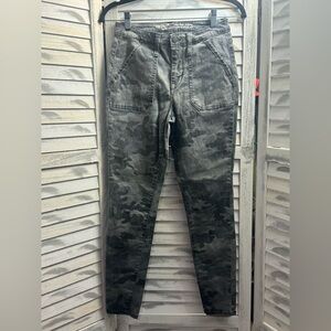 Gorgeous used once ☝🏽 Camo Jeggings (Skinny) 🩶🖤 by Mossimo